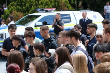 Marșul tinerilor, acțiune de amploare pe străzile Sucevei pentru prevenirea violenței, consumului de droguri și a accidentelor rutiere