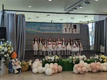 Preșcolari talentați au urcat pe scena Concursului „Voinicelul”