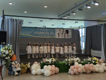 Preșcolari talentați au urcat pe scena Concursului „Voinicelul”