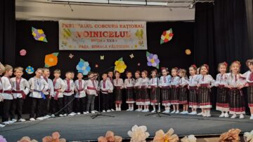 Preșcolari talentați au urcat pe scena Concursului „Voinicelul”