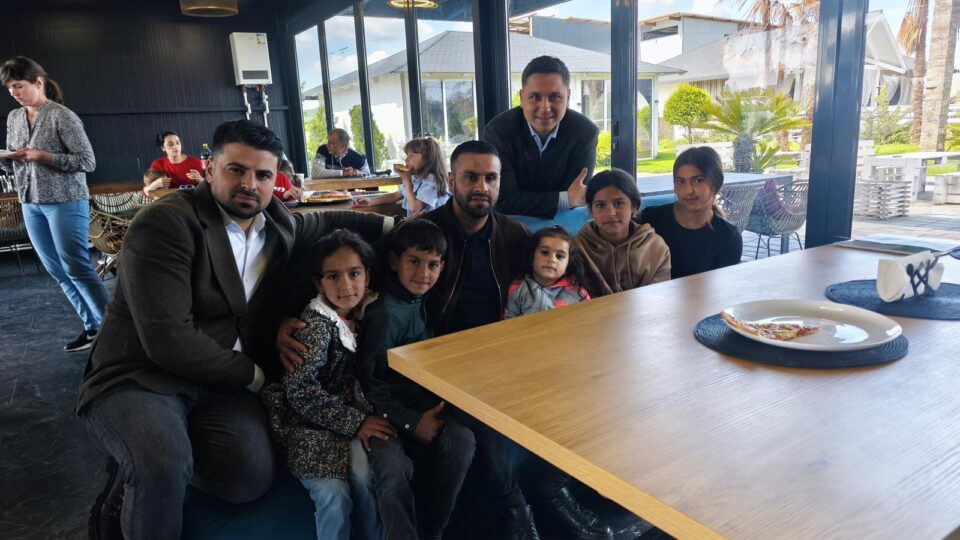 14 deținuți au putut ieși la restaurant și s-au întâlnit cu familia, prin intermediul asociației care luptă pentru reintegrarea lor socială
