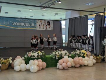 Preșcolari talentați au urcat pe scena Concursului „Voinicelul”