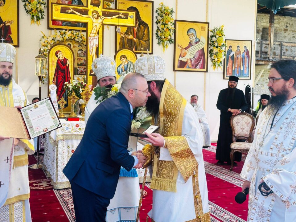 Șeful ISJ Suceava, Ciprian Anton, recompensat cu Ordinul „Sfântul Ierarh Iacob Putneanul”