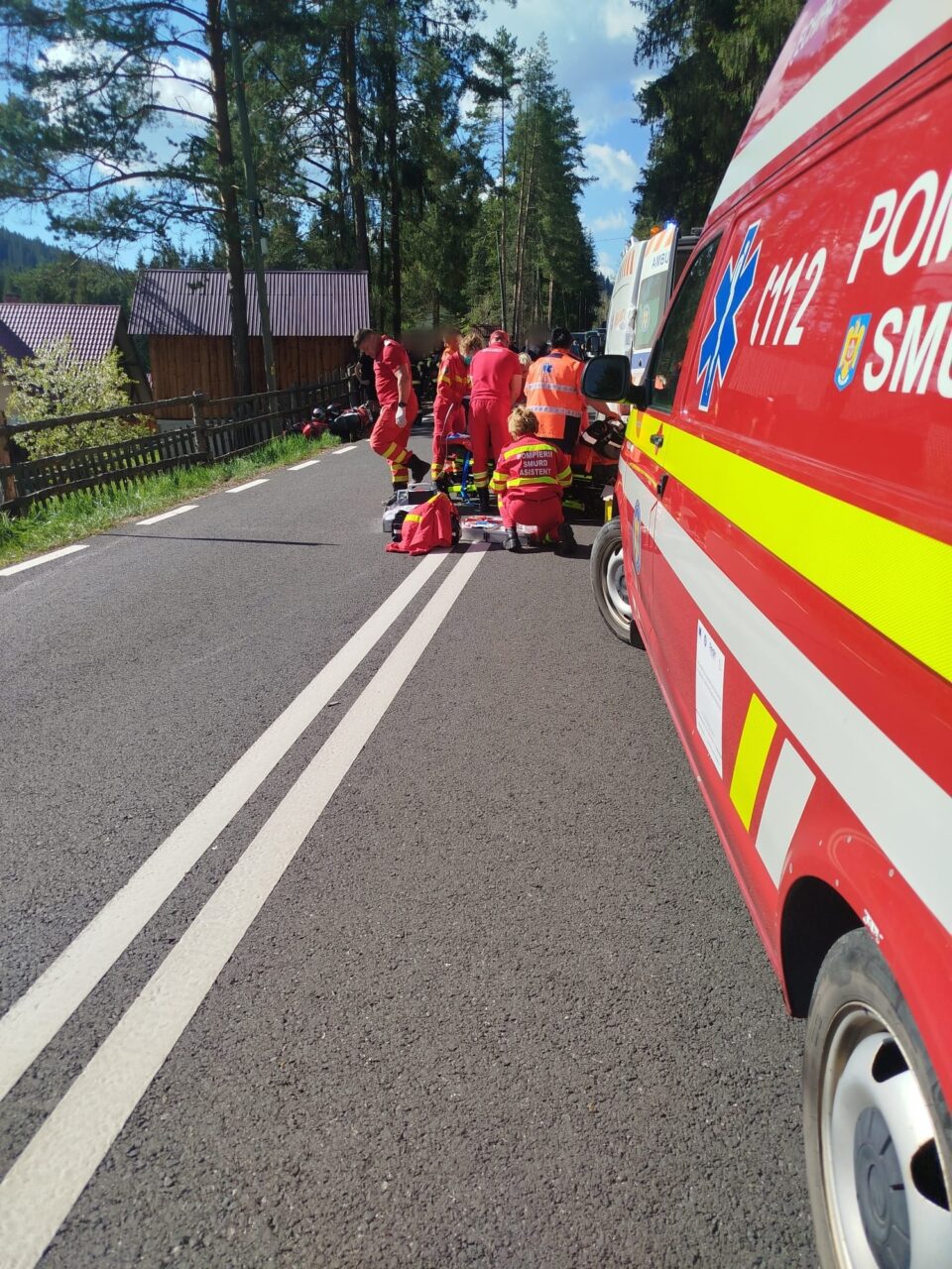 Accident grav, în zona Pasului Palma, cu o motocicleta şi un autoturism