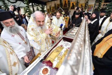 Moaștele sfinților putneni – odor prețios al Bisericii lui Hristos Moaștele sfinților putneni – odor prețios al Bisericii lui Hristos