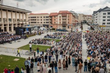 Mii de suceveni au venit în Centru pentru a susține întregirea familiei Samson