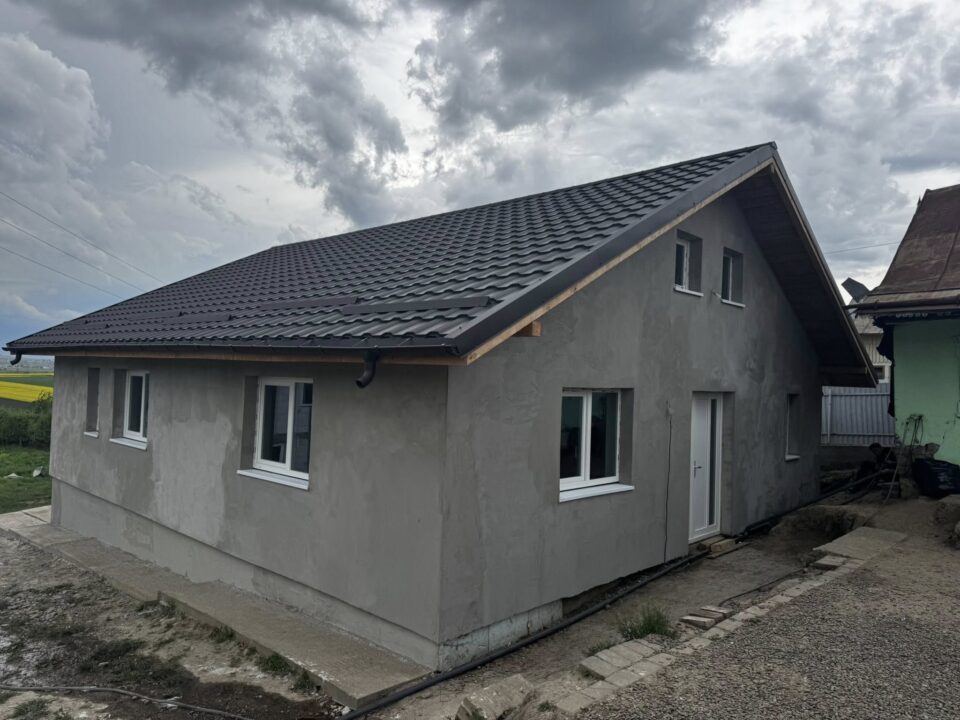Casă construită de la zero pentru o familie cu 10 copii, prin Asociația Bucovina Civică