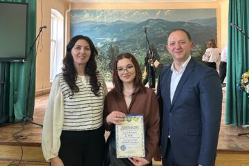 Elevă de la Colegiul „Mihai Eminescu” Suceava, pe podium la un concurs internațional de muzică din Cernăuți Elevă de la Colegiul „Mihai Eminescu” Suceava, pe podium la un concurs internațional de muzică din Cernăuți