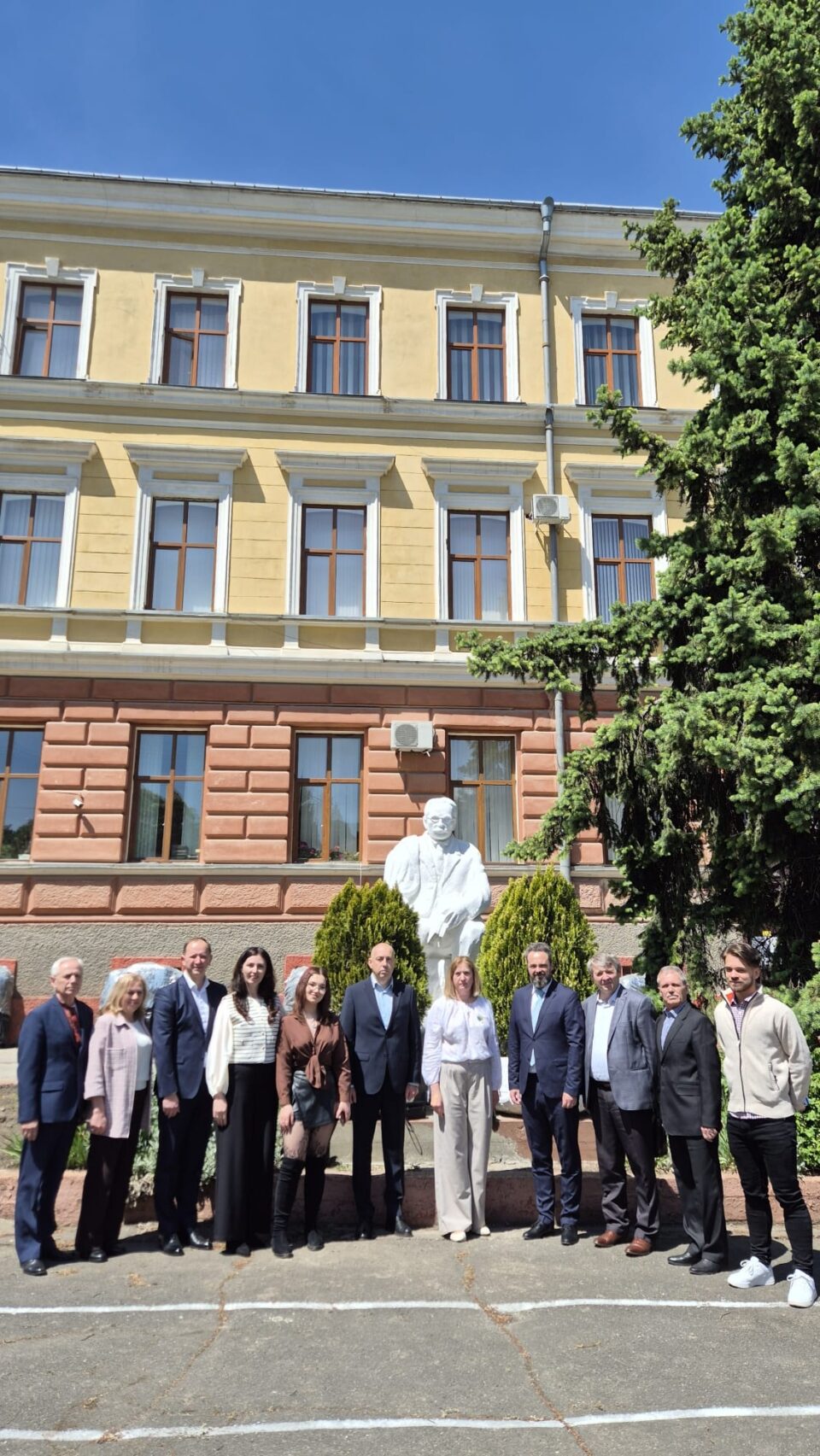 Elevă de la Colegiul „Mihai Eminescu” Suceava, pe podium la un concurs internațional de muzică din Cernăuți