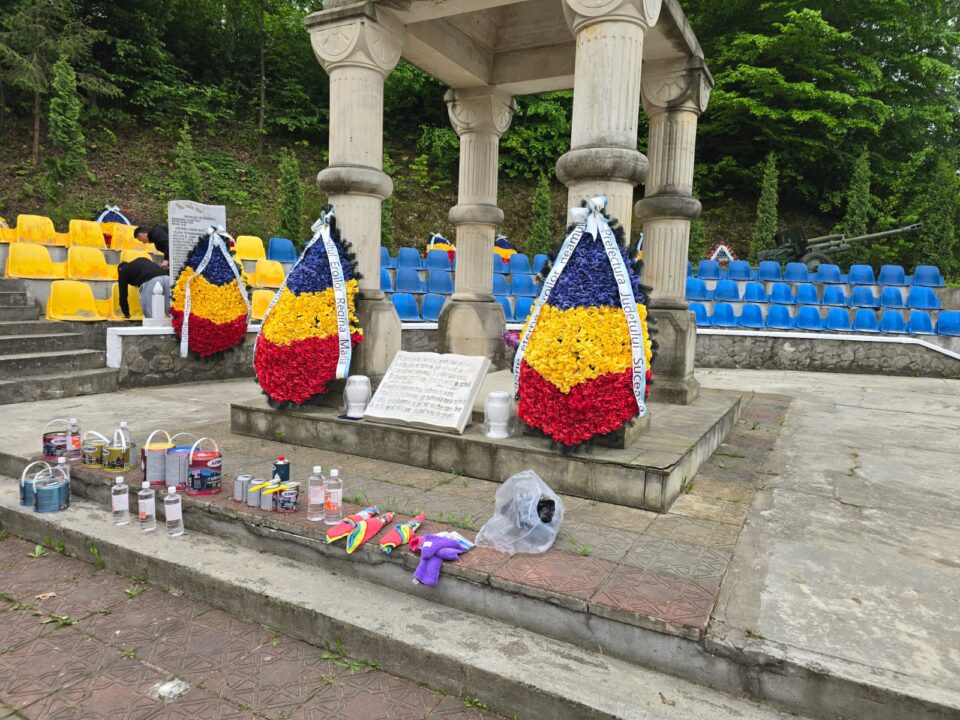 Lucrări de reparații și înfrumusețare la monumentul eroului Grosaru de la Păiseni Lucrări de reparații și înfrumusețare la monumentul eroului Grosaru de la Păiseni