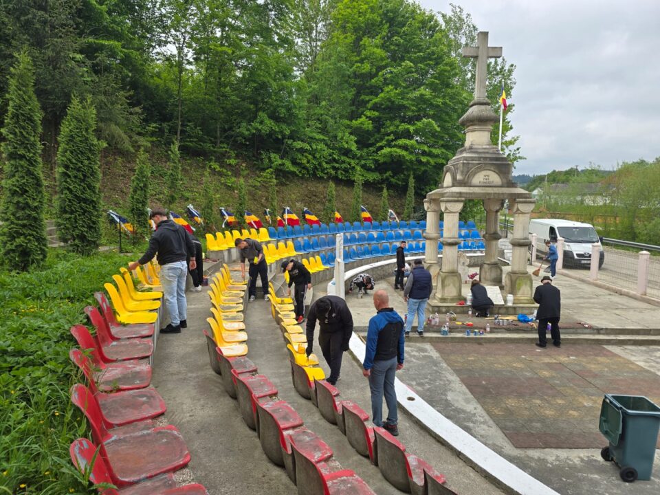 Lucrări de reparații și înfrumusețare la monumentul eroului Grosaru de la Păiseni