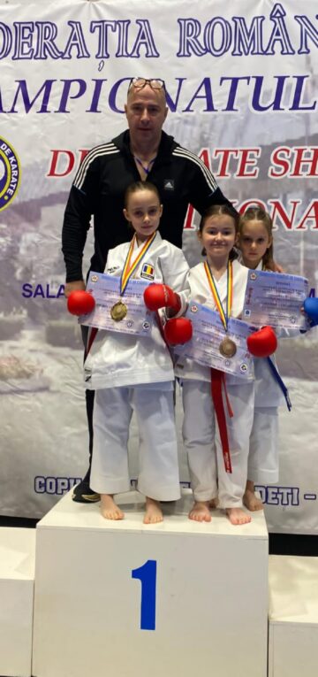 Sportivii antrenați de Sensei Ovidiu Sfetcu s-au întors de la Naționale cu nu mai puțin de 90 de medalii