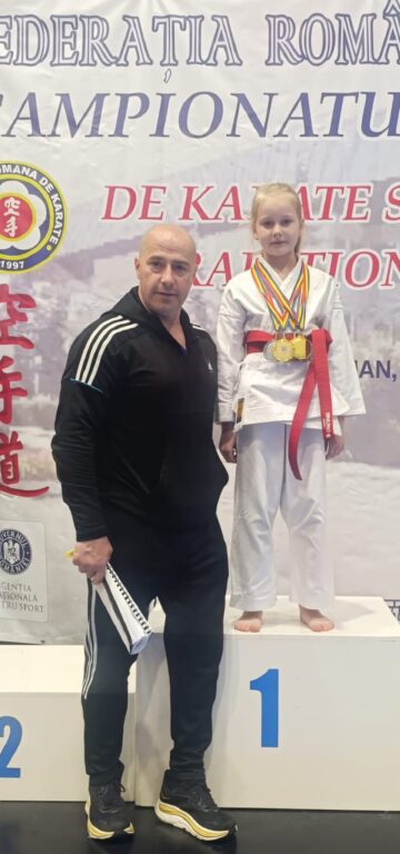 Sportivii antrenați de Sensei Ovidiu Sfetcu s-au întors de la Naționale cu nu mai puțin de 90 de medalii