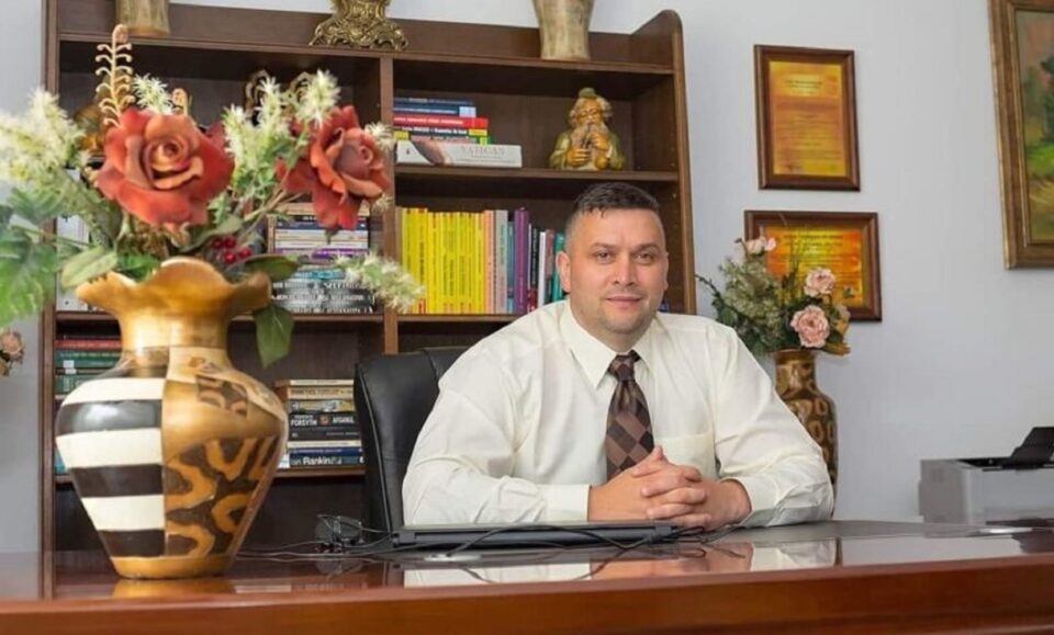 Administratorul public al orașului Rădăuți își va pierde calitatea de consilier local după ce a fost exclus din AUR