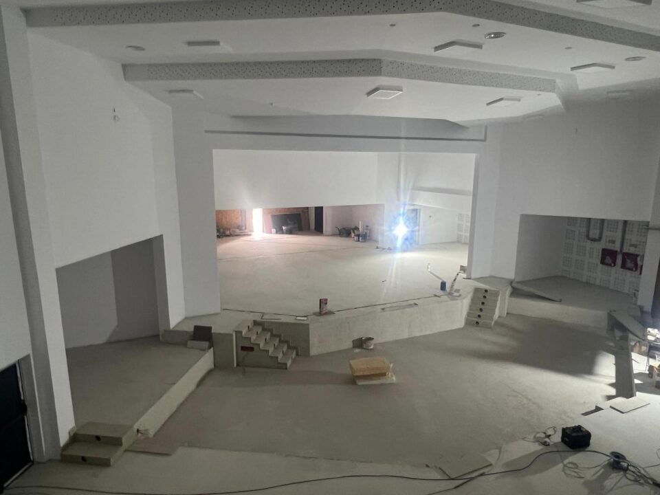 Primarul din Liteni anunță că noul Centru Cultural al orașului, cu o sală de 400 de locuri, va fi finalizat în această toamnă