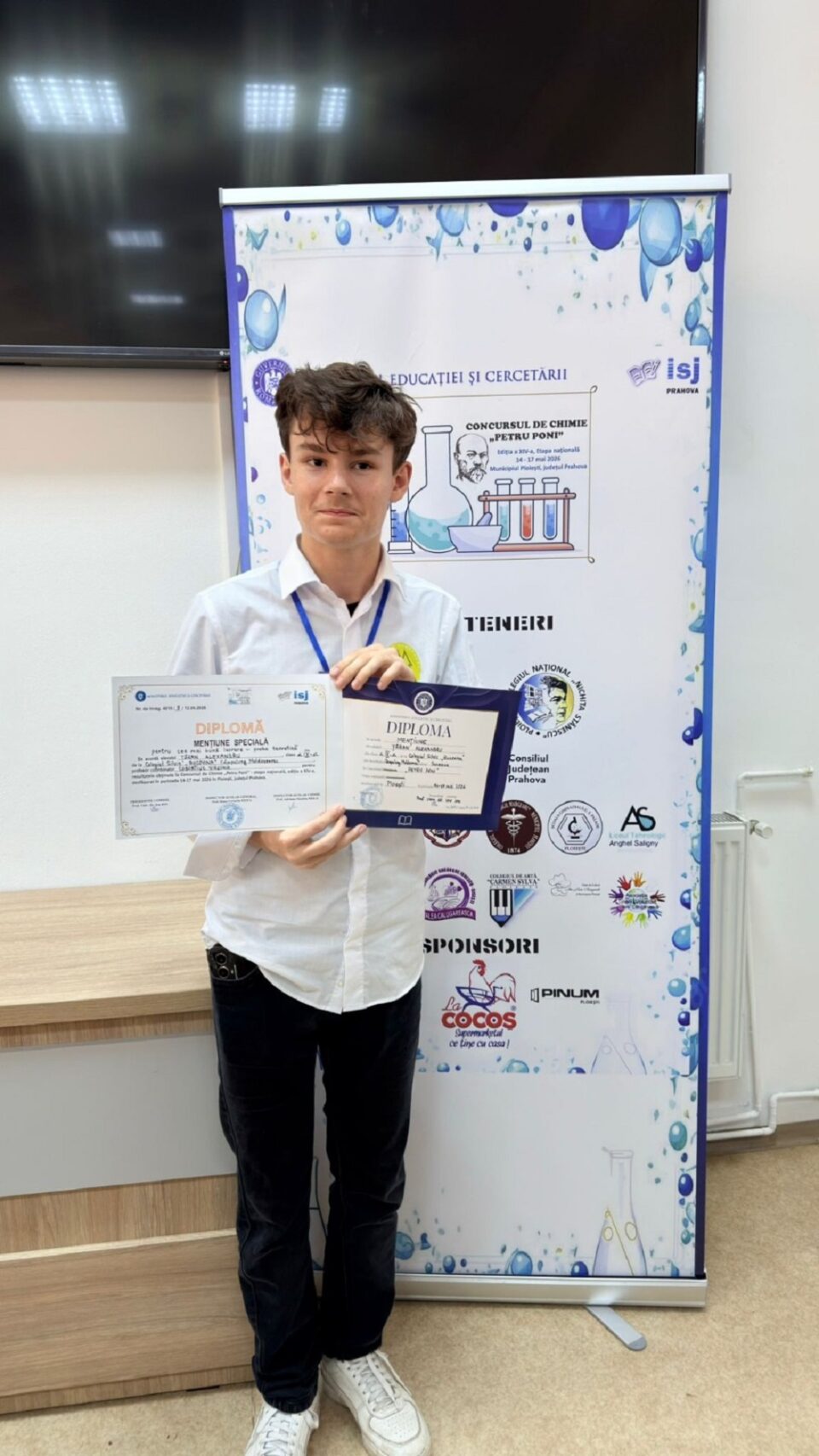 Elevul Alexandru Țăran a obținut două mențiuni la Concursul național de chimie „Petru Poni” Elevul Alexandru Țăran a obținut două mențiuni la Concursul național de chimie „Petru Poni”