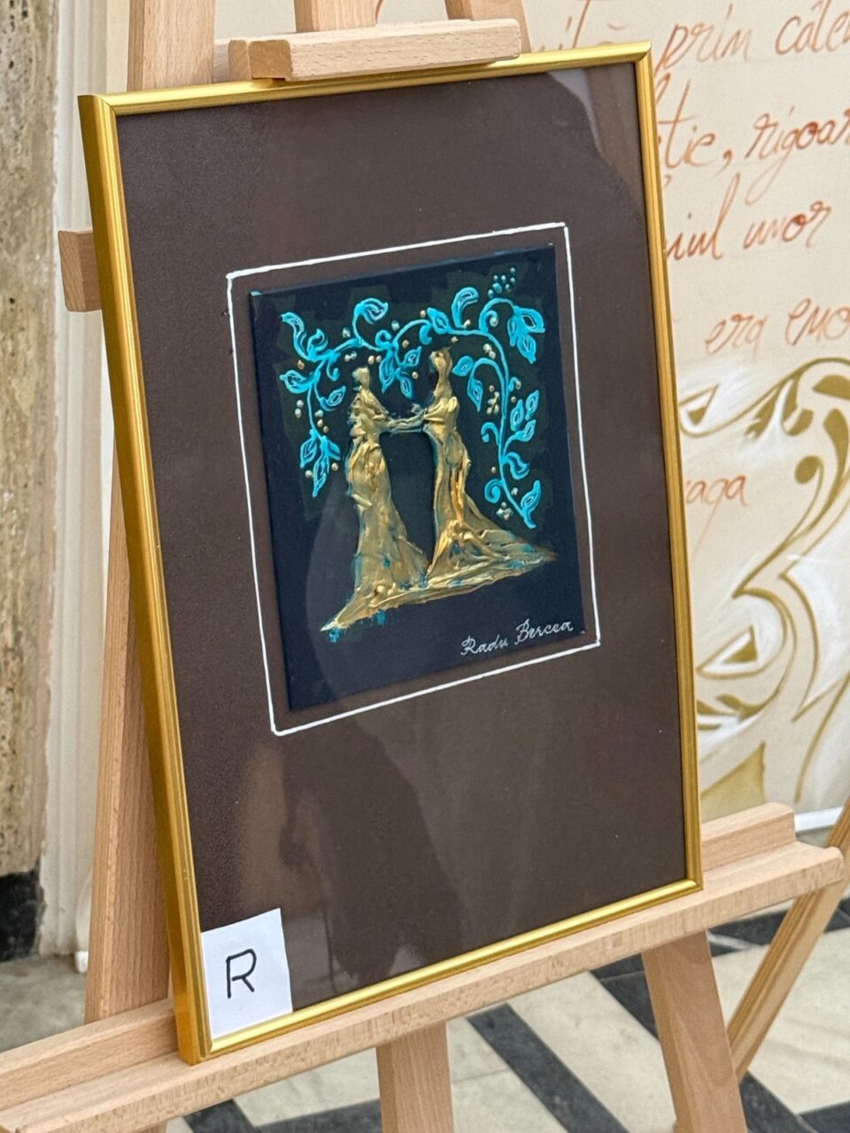 Lucrare purtând semnătura artistului, în cadrul expoziției lansate la Fălticeni