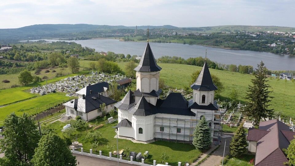 Lucrări de reabilitare la Biserica „Sf. Mc. Zenovie și Zenovia” din cartierul Țarna Mare din Fălticeni