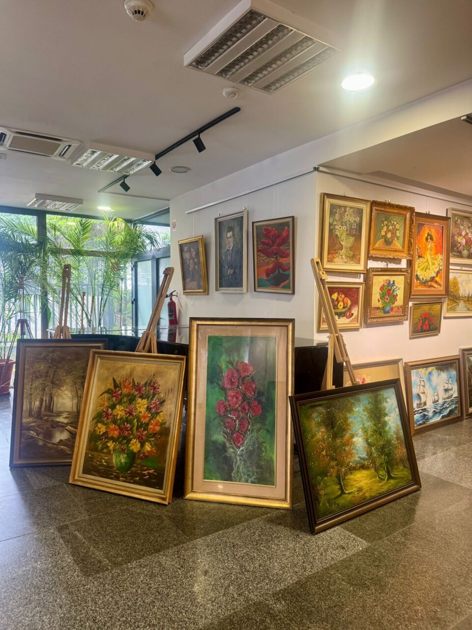„Flori și peisaje din cultura europeană”, expoziție la Galeria de Artă a Centrului Cultural „Bucovina”