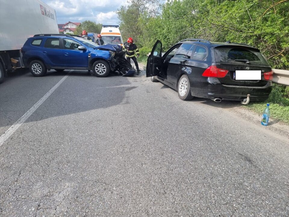 Accidentul rutier a avut loc în după-amiaza zilei de luni, 18 mai, pe drumul național 2, la ieșirea din Fălticeni spre Spătărești. Foto Facebook Suceava Virală