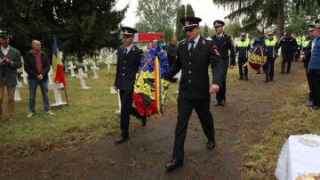 Ziua Eroilor a fost celebrată la Fălticeni, cu onoruri militare, slujbe de pomenire și depunere de coroane de flori