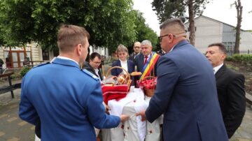 Ziua Eroilor a fost celebrată la Fălticeni, cu onoruri militare, slujbe de pomenire și depunere de coroane de flori
