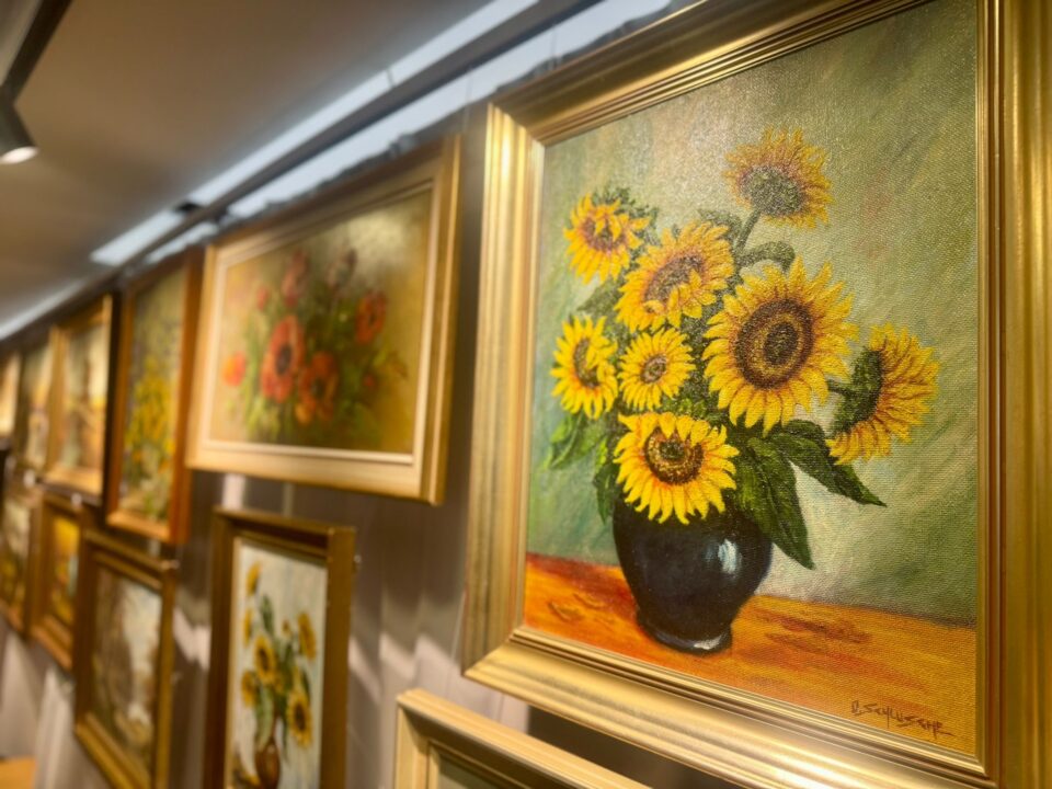 „Flori și peisaje din cultura europeană”, expoziție la Galeria de Artă a Centrului Cultural „Bucovina”