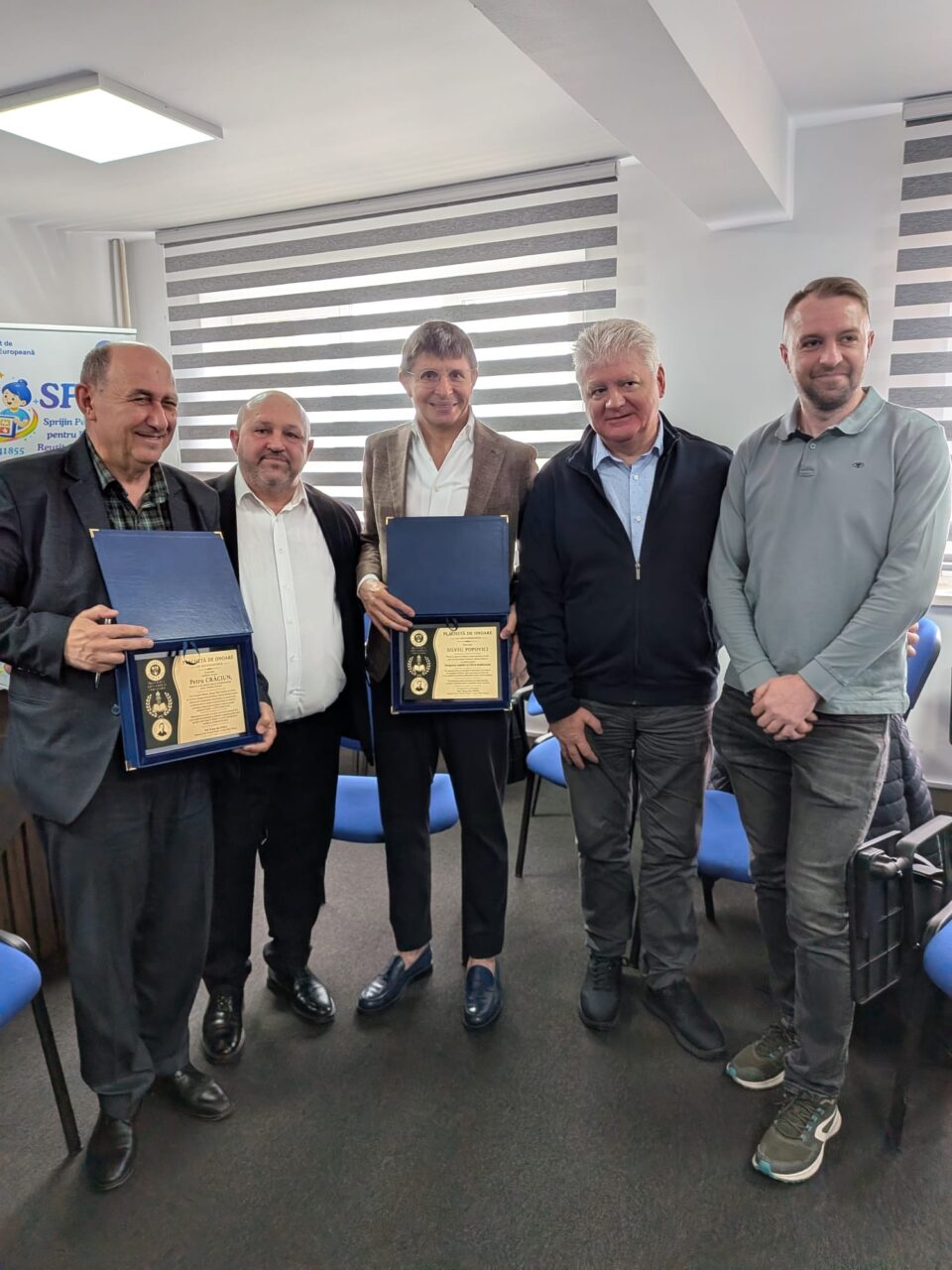 Traian-Alin Pușcă, director al CCD, a a înmânat plachete de recunoștință prof. dr. Petru Crăciun și reprezentantului PepsiCo, Silviu Popovici