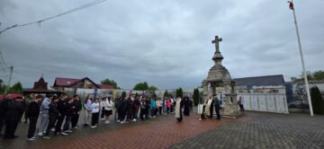 Ziua Eroilor, comemorată solemn la Monumentele Eroilor din comuna Cornu Luncii, primarul Gheorghe Fron acordând diplome de merit unor cadre militare