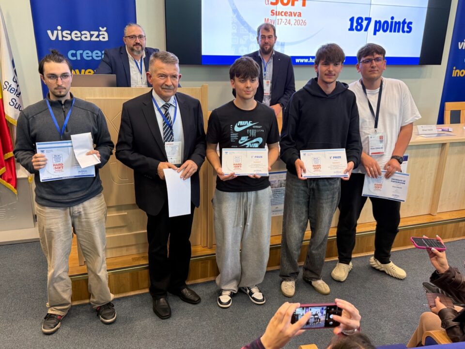 Echipa castigatoare a marelui premiu Hard&Soft 2026, Suceava 2 de la USV si consilierul echipei, prof. univ. dr. ing. Adrian Graur