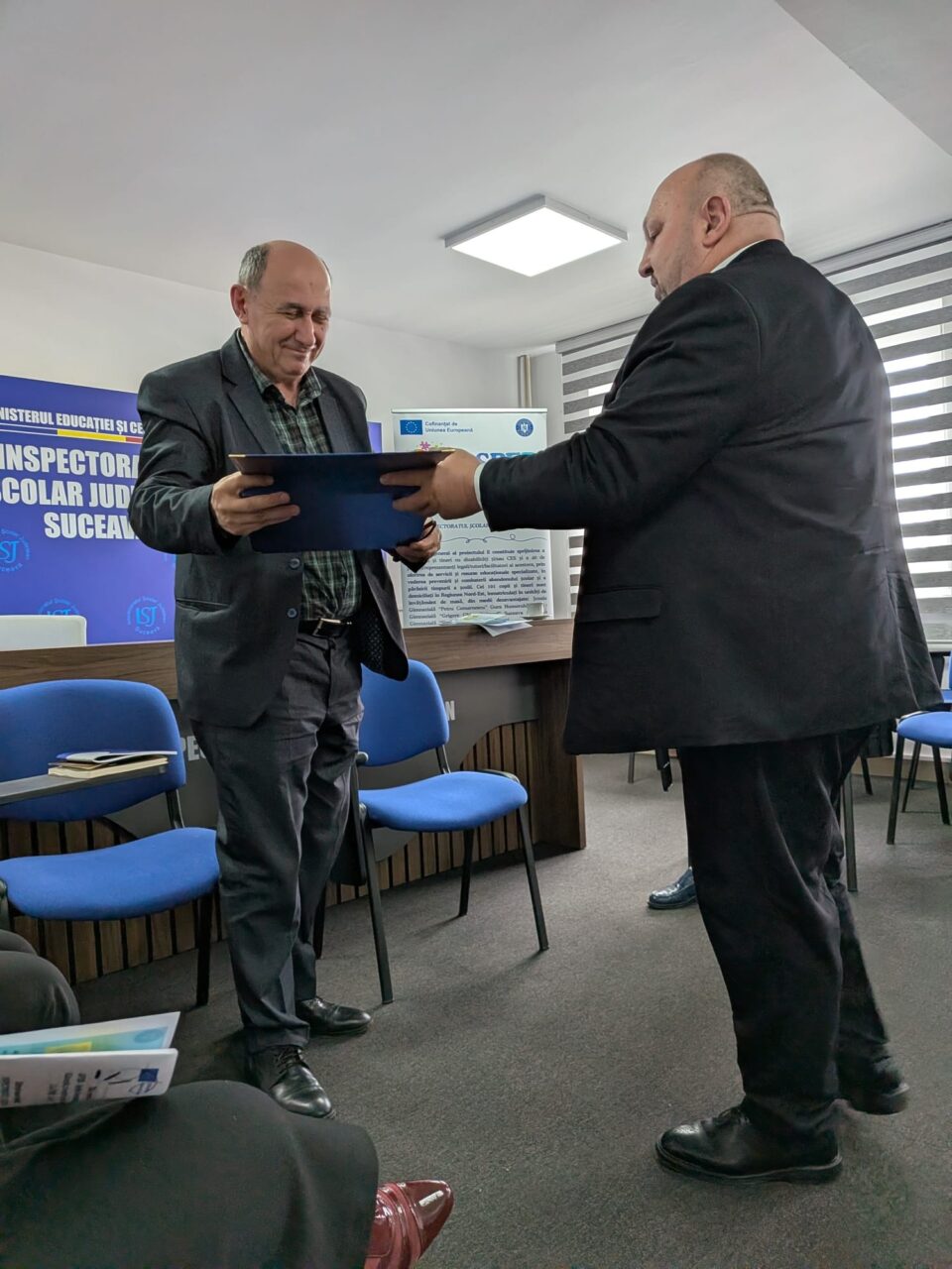 Traian-Alin Pușcă, director al CCD, a a înmânat plachete de recunoștință prof. dr. Petru Crăciun și reprezentantului PepsiCo, Silviu Popovici