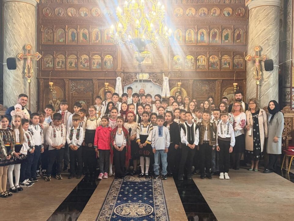 Ziua Eroilor, marcată la Biserica „Adormirea Maicii Domnului” din Soloneț Ziua Eroilor, marcată la Biserica „Adormirea Maicii Domnului” din Soloneț
