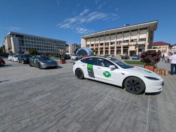 Expoziție de mașini electrice în centrul Sucevei și un raliul pe o lungime de 180 de kilometri pentru promovare electromobilității