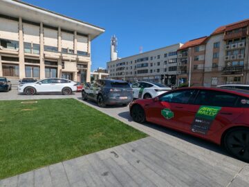 Expoziție de mașini electrice în centrul Sucevei și un raliul pe o lungime de 180 de kilometri pentru promovare electromobilității