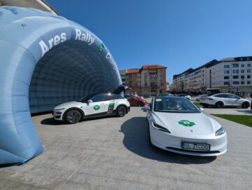 Expoziție de mașini electrice în centrul Sucevei și un raliu pe o lungime de 180 de kilometri pentru promovarea electromobilității