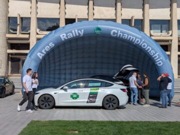 Expoziție de mașini electrice în centrul Sucevei și un raliul pe o lungime de 180 de kilometri pentru promovare electromobilității