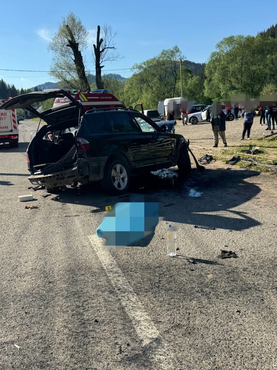 Un tânăr de 18 ani a decedat, iar alţi doi au fost răniţi, într-un accident produs la Moldovița