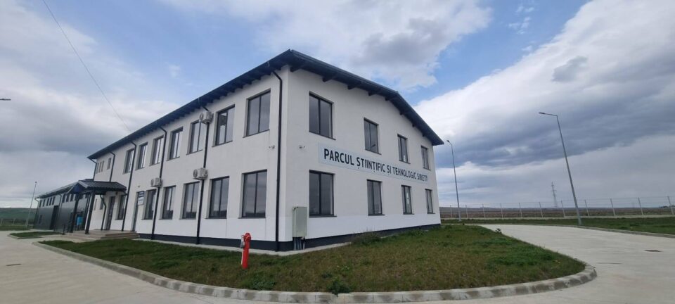 Administrația județeană intră în asociere cu USV și Primăria Siret pentru înființarea societății care va administra parcul industrial din acest oraș Administrația județeană intră în asociere cu USV și Primăria Siret pentru înființarea societății care va administra parcul industrial din acest oraș