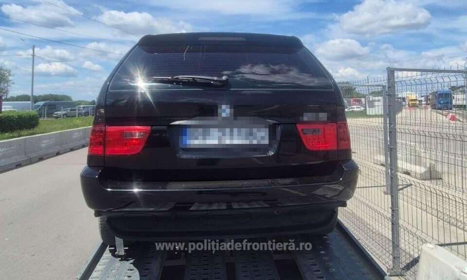 Un BMW cu numere de Polonia, care figura ca furat din Italia, depistat în PTF Siret
