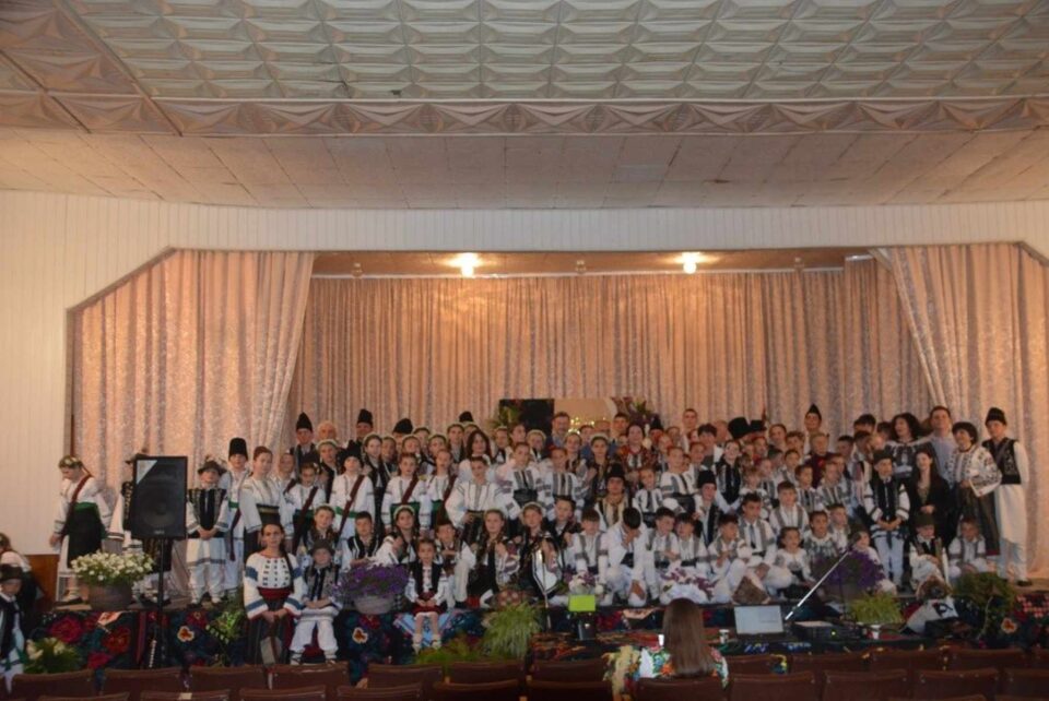 Festival cu ițari și opinci