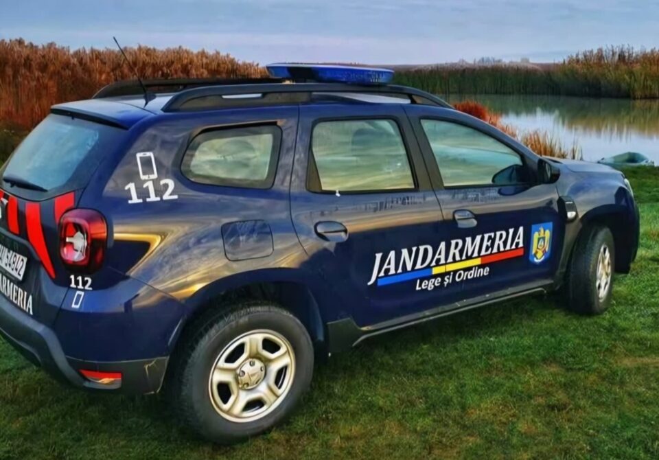 Un cetățean ucrainean urmărit internațional pentru trafic de migranți a fost depistat de jandarmii suceveni, în timpul unei patrulări