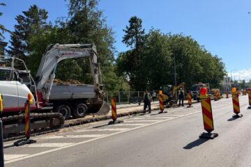 Trafic parțial blocat pe Bulevardul 1 Mai, în zona Spitalului Județean Suceava Trafic parțial blocat pe Bulevardul 1 Mai, în zona Spitalului Județean Suceava