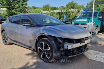 Mașină în valoare de 30.000 de euro, indisponibilizată la frontieră pentru mai multe nereguli Mașină în valoare de 30.000 de euro, indisponibilizată la frontieră pentru mai multe nereguli