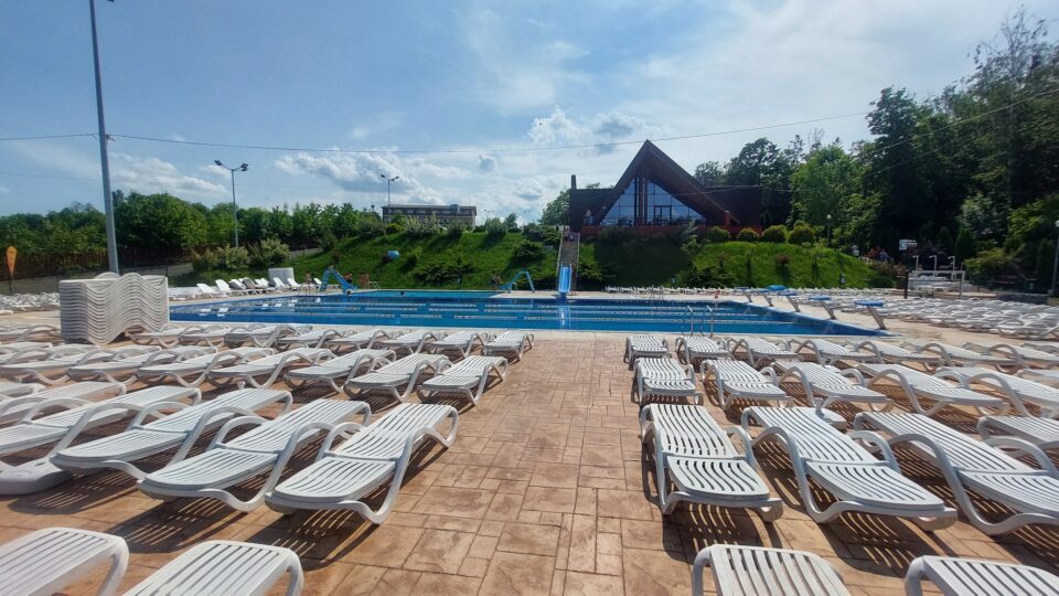 Piscinele și parcul de aventură de la „Nada Florilor” își redeschid porțile pentru sezonul de vară