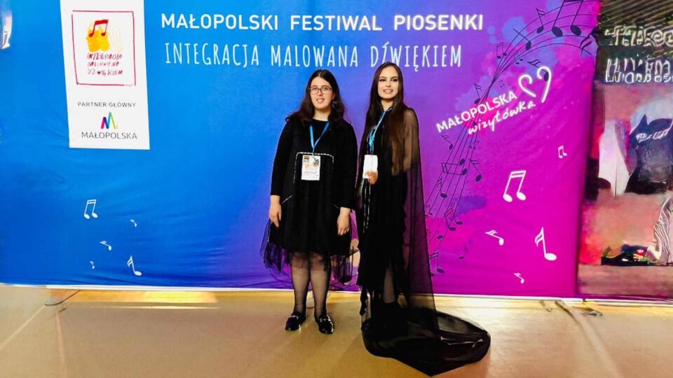 Premiul III pentru duetul format din eleva Ioana Romaș, de la CSEI „Sf. Andrei”, și artista Denisa Teofana Puițău, la un festival din Polonia