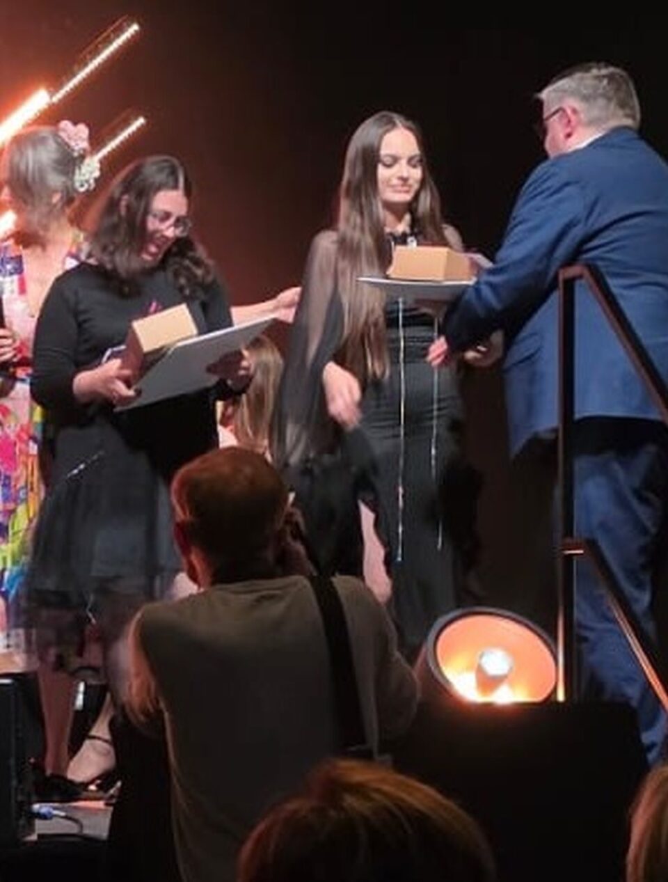 Premiul III pentru duetul format din eleva Ioana Romaș, de la CSEI „Sf. Andrei”, și artista Denisa Teofana Puițău, la un festival din Polonia