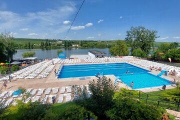 Piscinele și parcul de aventură de la „Nada Florilor” își redeschid porțile pentru sezonul de vară
