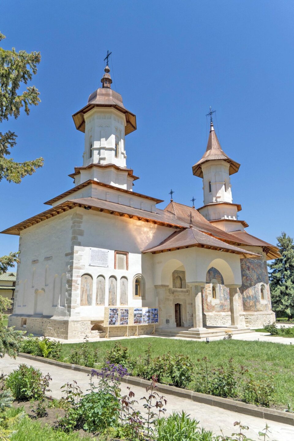 Recepția lucrărilor de restaurare de la Mănăstirea Râșca – Ctitoria lui Petru Rareș, readusă la strălucirea voievodală
