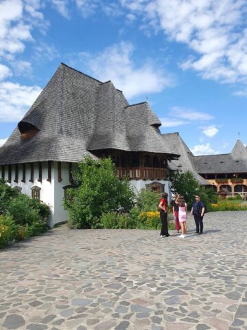 Maramureșul, lecție de viață pentru elevi. Tot mai multe școli aleg taberele educative organizate la Izișoara Resort