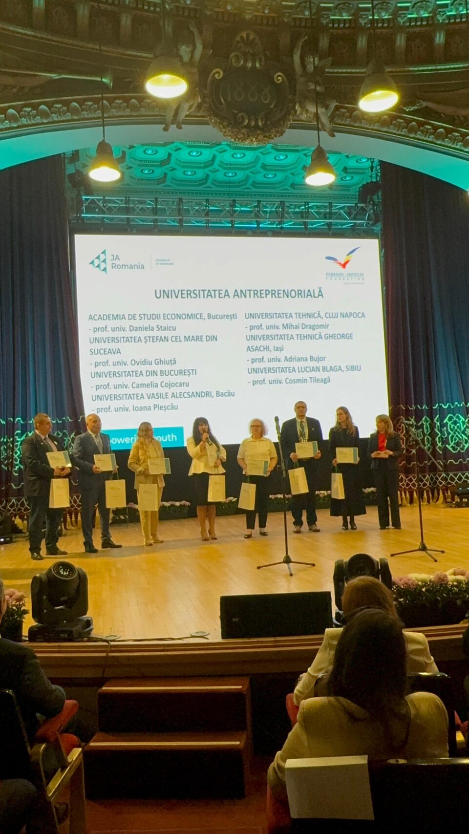 Dublă recunoaștere pentru USV: premiu în programul Entrepreneurial University și locul II la Gen-E 2026